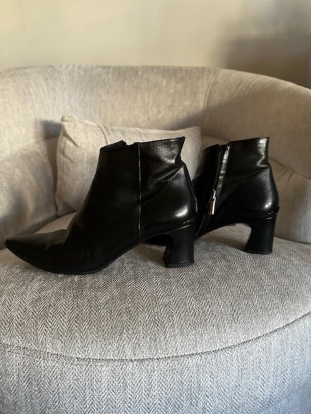 Gibellieri Black Leather Ankle Boots, Made in Italy, size 37, Pointed toe
